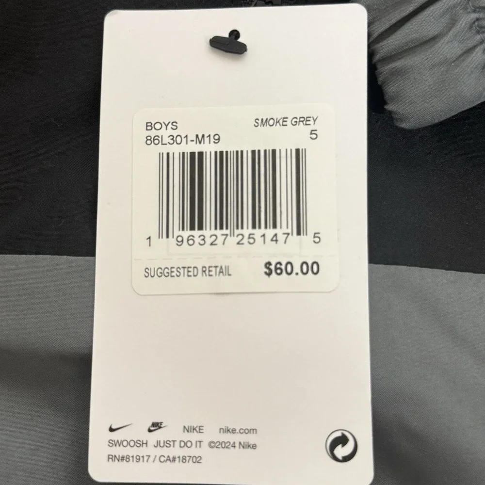 Nike Boys Windbreaker  Jacket Smoke Grey Small Size 5 New